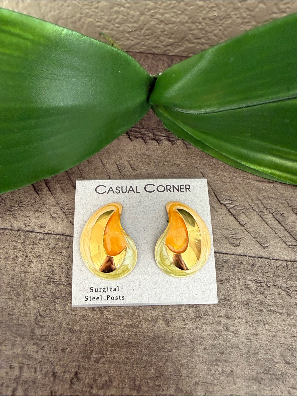 Casual Corner Gold and Orange Swirl Teardrop Earrings